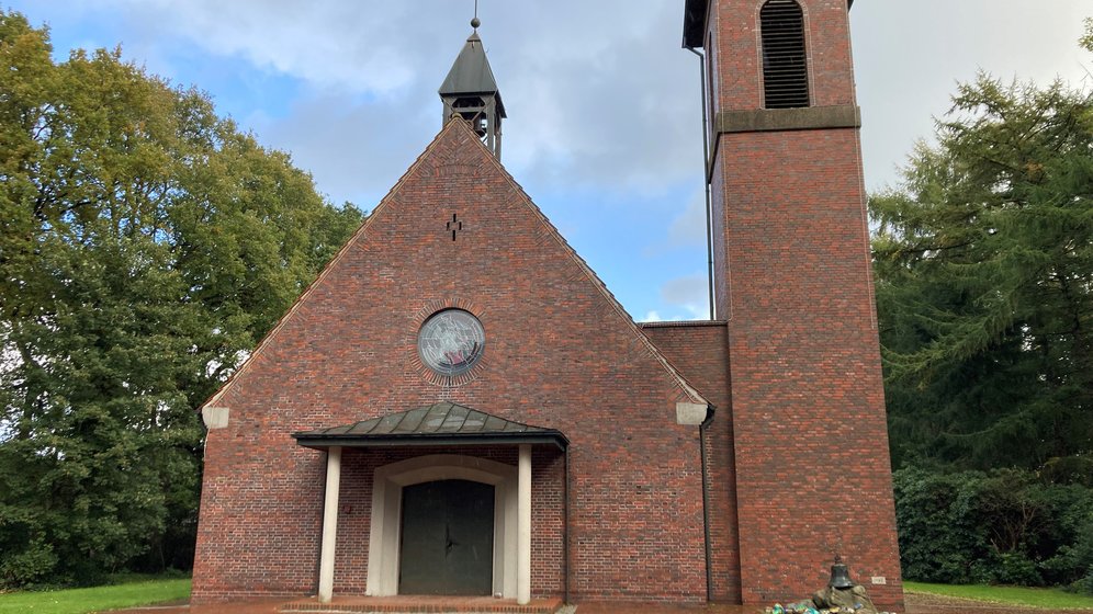 Aufnahme der St. Josef Kirche in Kampe