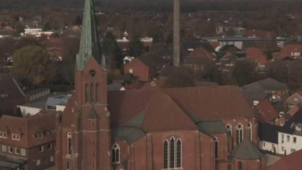 Drohnen Aufnahme der St. Marien Kirche in Friesoythe